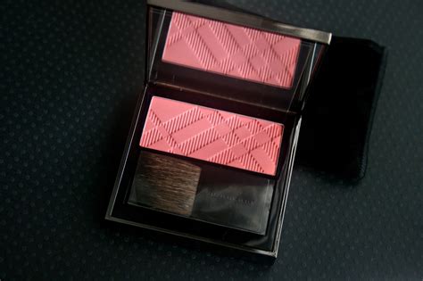 Burberry Light Glow Natural Blush • Blush Swatches 